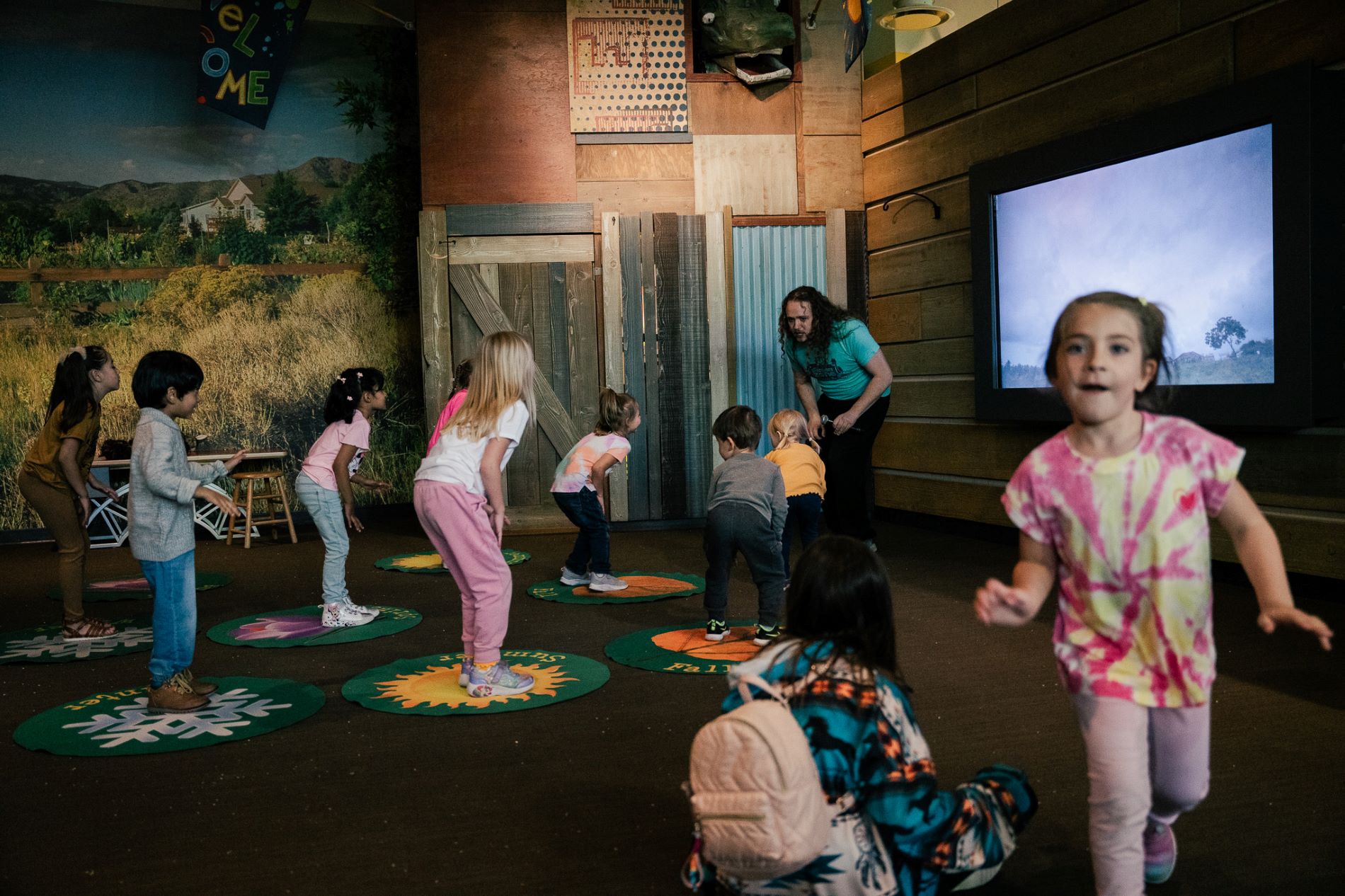 Children take part in science learning activity in the Discovery Zone in the Denver Museum of Nature & Science. (Photo/ Mio Sison III)