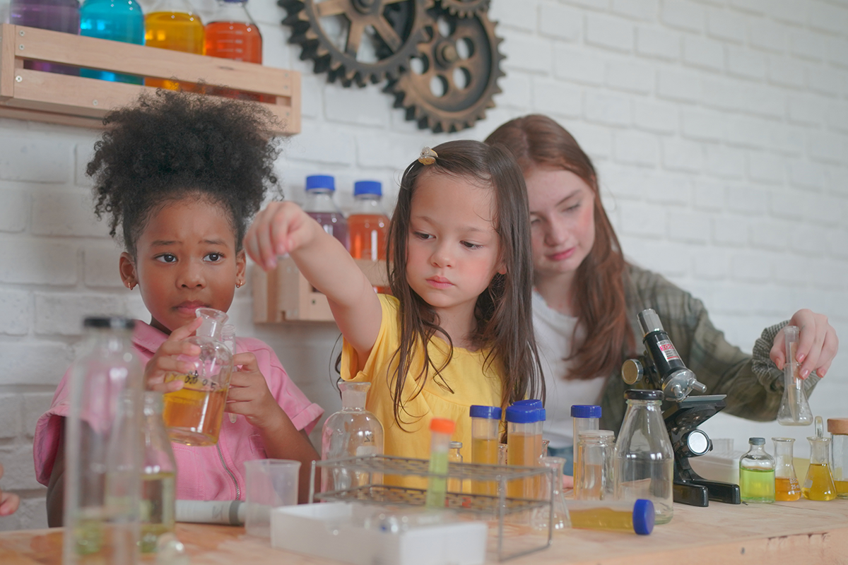 Children Studying Science With Teacher In Classroo 2026 03 18 07 08 42 Utc