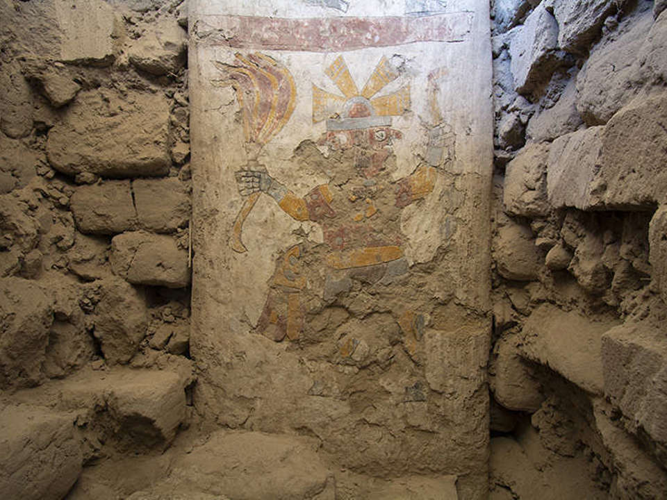 The lower figure painted on the pillar